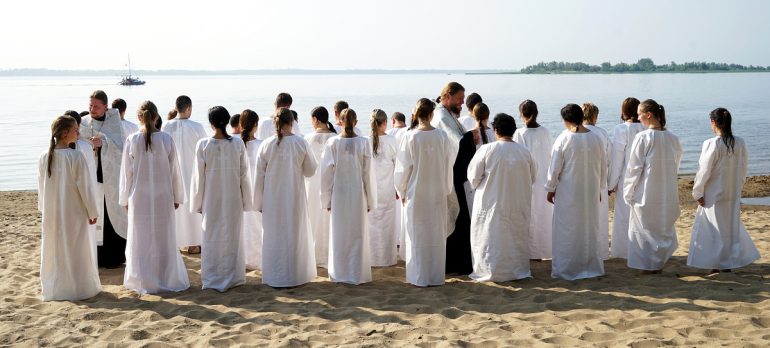 Как Русь крестится сегодня