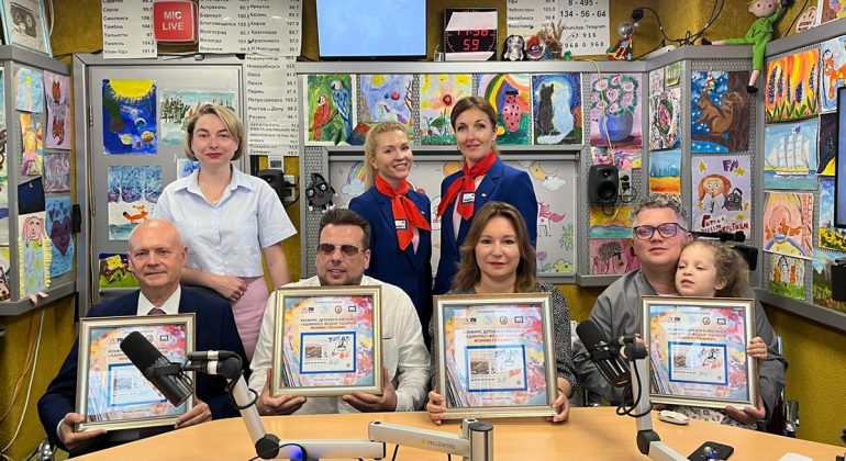 Рисунок 16-летней крымчанки, посвященный святому Федору Ушакову, украсил почтовую карточку