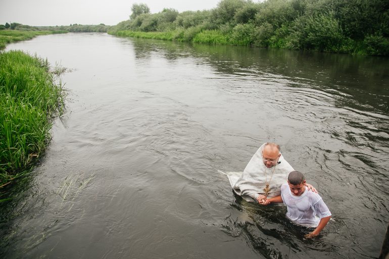 Как Русь крестится сегодня