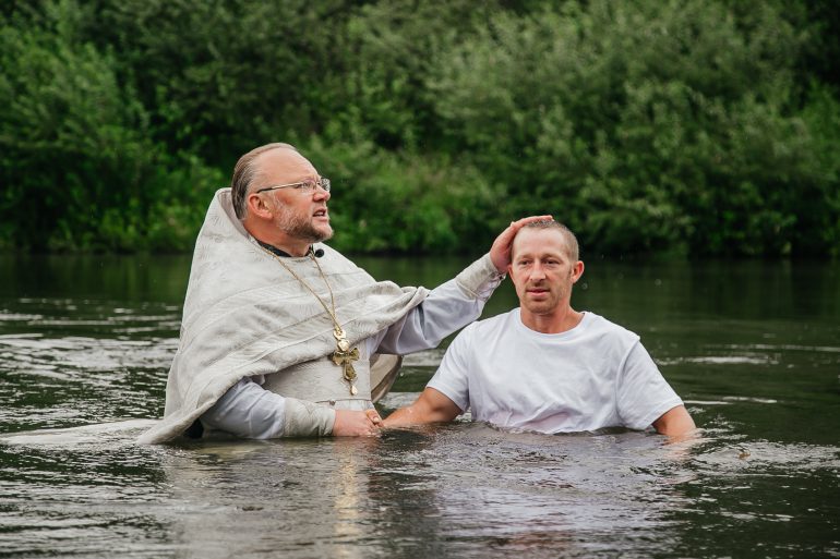 Как Русь крестится сегодня