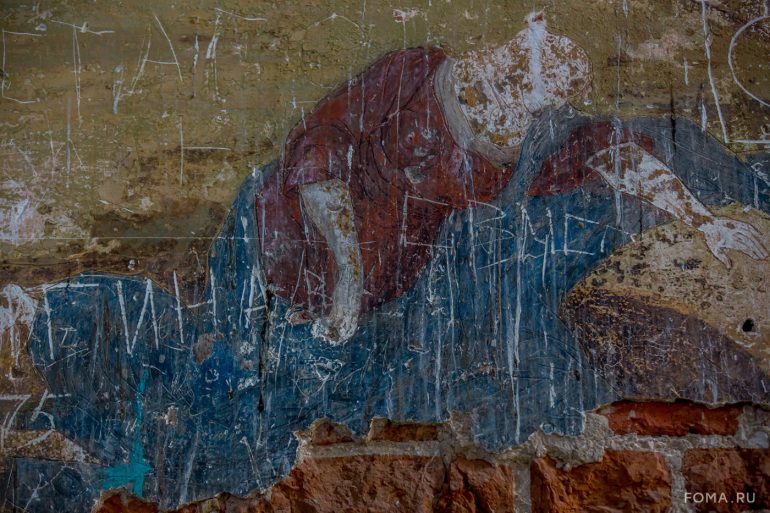 Первая архиерейская литургия за 100 лет, гиды-ангелы и икона, спасенная на кладбище: в старинном ярославском селе прошел фестиваль «А Курба будет жить!»