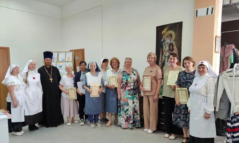 3 000 человек получили помощь за год работы Центра «Шаг навстречу» Златоустовской епархии