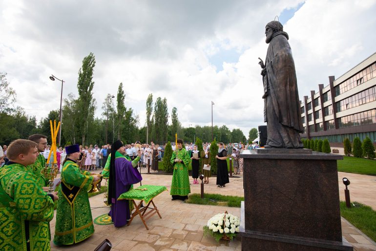 В городе Ливны открыли памятник преподобному Сергию Радонежскому