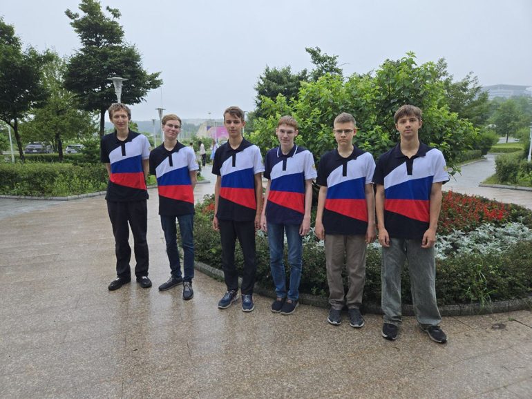 Российские школьники собрали урожай из золота и серебра на международных олимпиадах по математике и физике