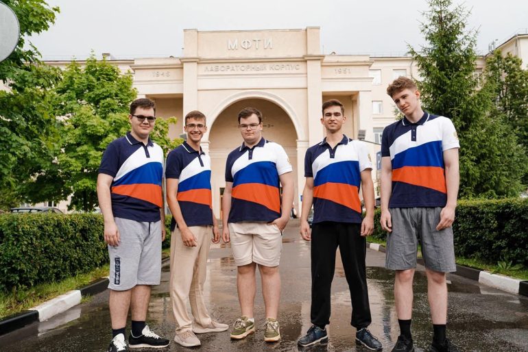 Российские школьники собрали урожай из золота и серебра на международных олимпиадах по математике и физике