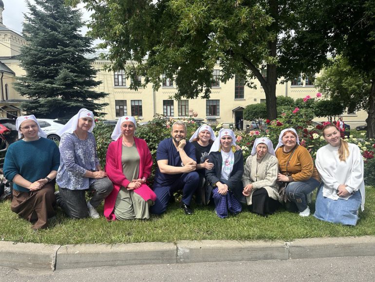 Сестры милосердия из Макеевки прошли стажировку в больнице святителя Алексия