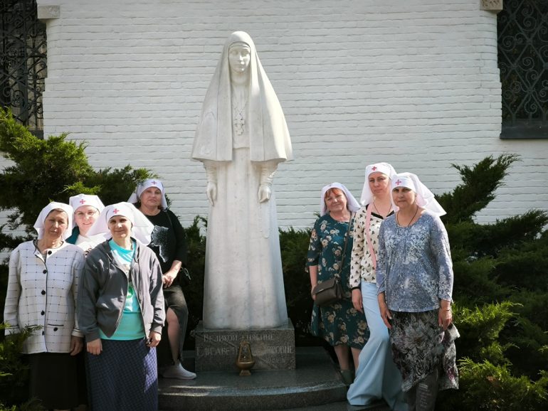 Сестры милосердия из Макеевки прошли стажировку в больнице святителя Алексия