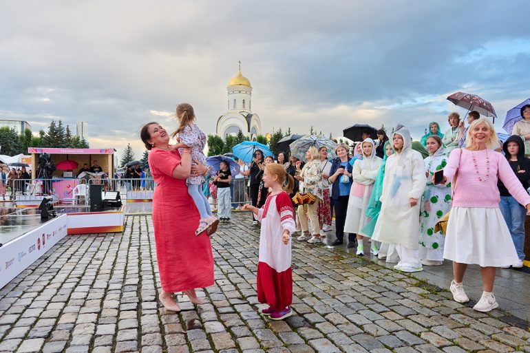 День Победы, Витус Беринг и две тонны Ленинградского рассольника: фестиваль «Русское поле» порадовал новыми площадками и рекордами