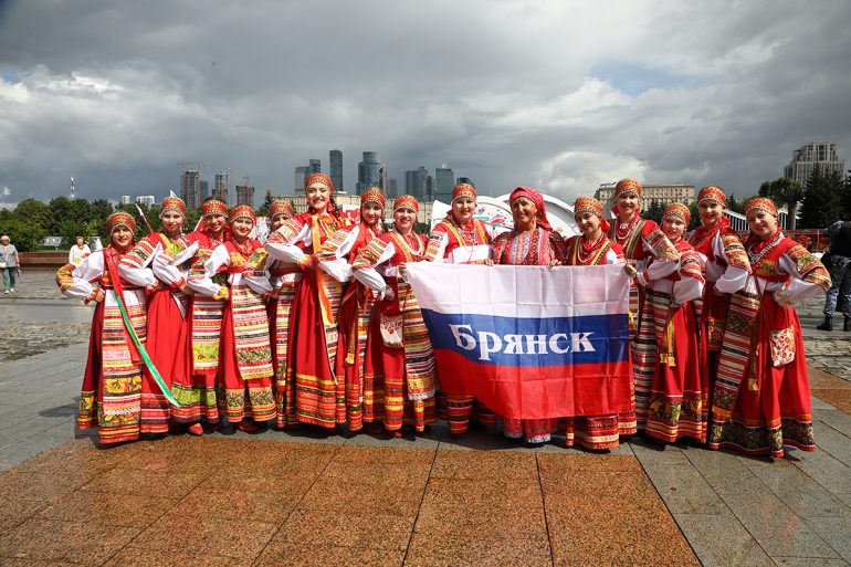 День Победы, Витус Беринг и две тонны Ленинградского рассольника: фестиваль «Русское поле» порадовал новыми площадками и рекордами