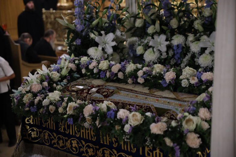 Успение Пресвятой Богородицы, четверг, 28 августа 2025 года: что будет в храме?