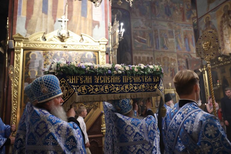 Успение Пресвятой Богородицы, четверг, 28 августа 2025 года: что будет в храме?