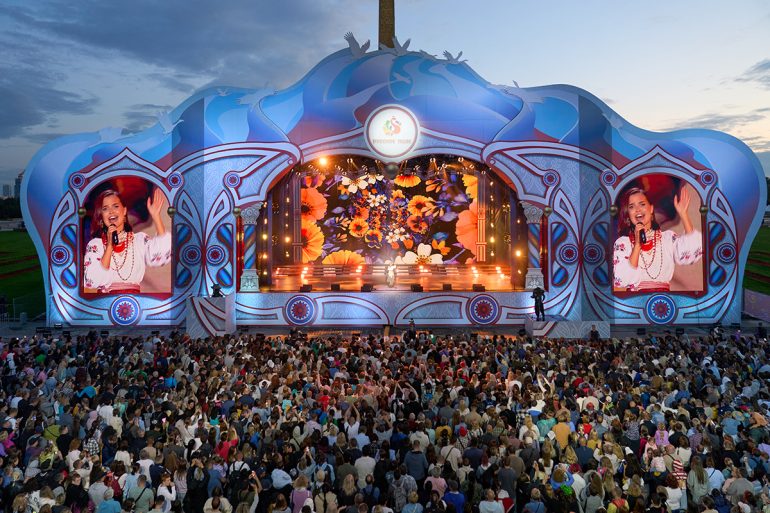 День Победы, Витус Беринг и две тонны Ленинградского рассольника: фестиваль «Русское поле» порадовал новыми площадками и рекордами