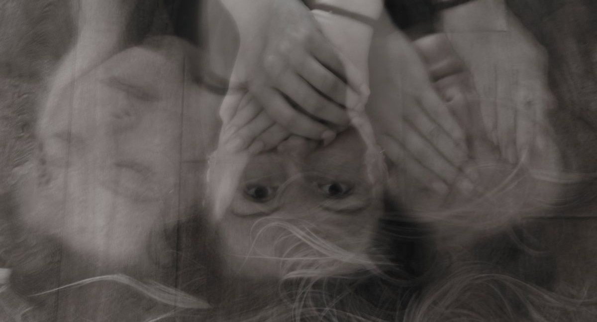 Бесит и злит новая коллега. Как быть?