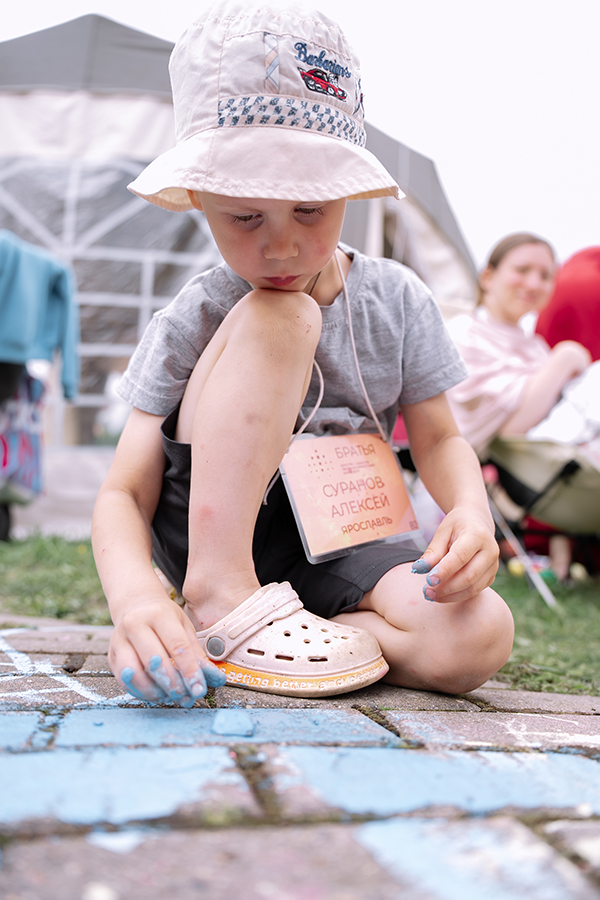 От 2 месяцев до 76 лет: в юбилейном фестивале «БРАТЬЯ» приняли участие братья и сестры во Христе из восьми стран