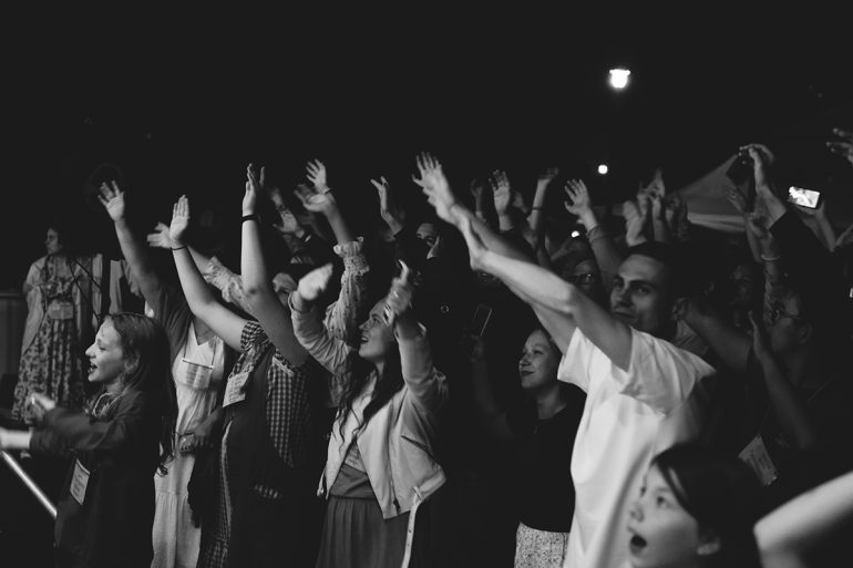 От 2 месяцев до 76 лет: в юбилейном фестивале «БРАТЬЯ» приняли участие братья и сестры во Христе из восьми стран