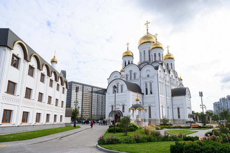 Главный храм строителей России открыли в столичном районе Останкино: при храме создан уникальный для Москвы кризисный центр