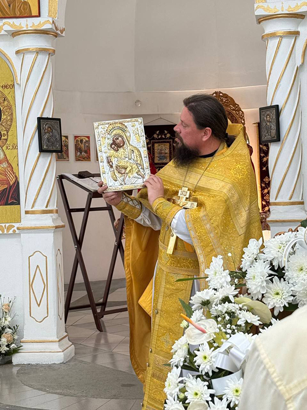 Русскому храму на острове Маврикий подарили икону Богородицы