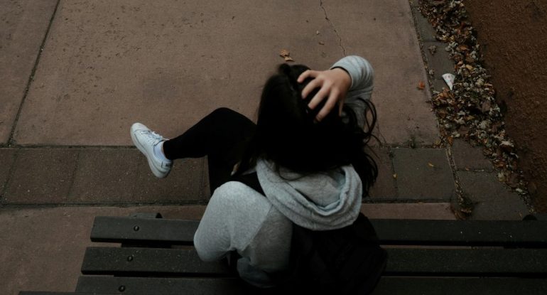 Мне 14, друг сатанист. Надо ли прервать дружбу? Дружим с детства