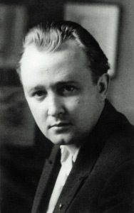 «Морозным вздохом белого пиона». Исповедальное стихотворение поэта, которого крестил новомученик