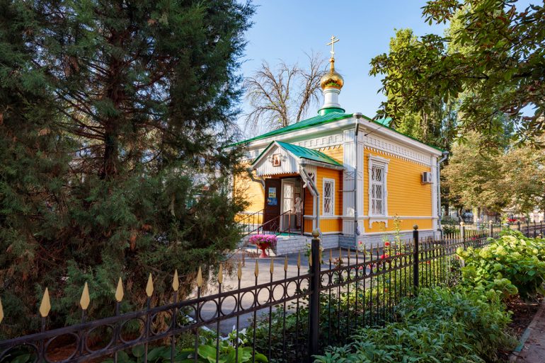 При 1-й горбольнице Саратова освятили храм в честь целителя Пантелеимона