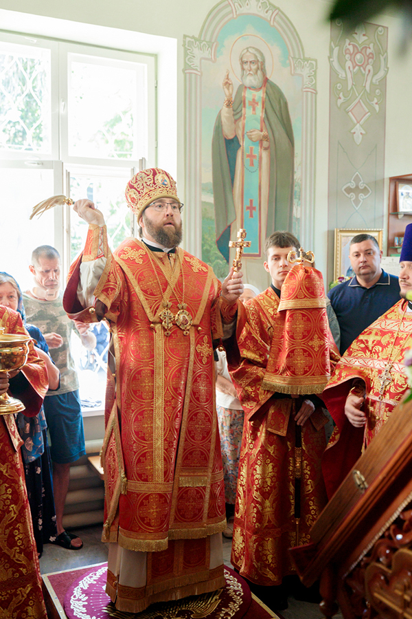 При 1-й горбольнице Саратова освятили храм в честь целителя Пантелеимона
