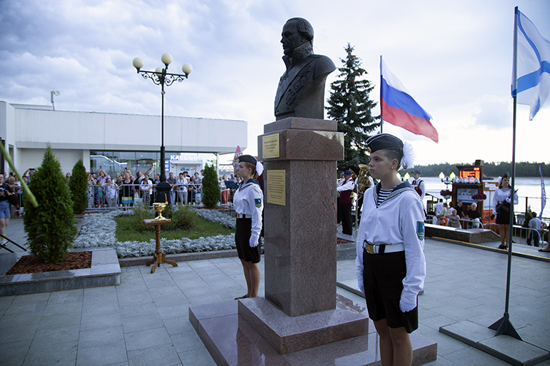 В Ярославле открыли памятник святому адмиралу Федору Ушакову