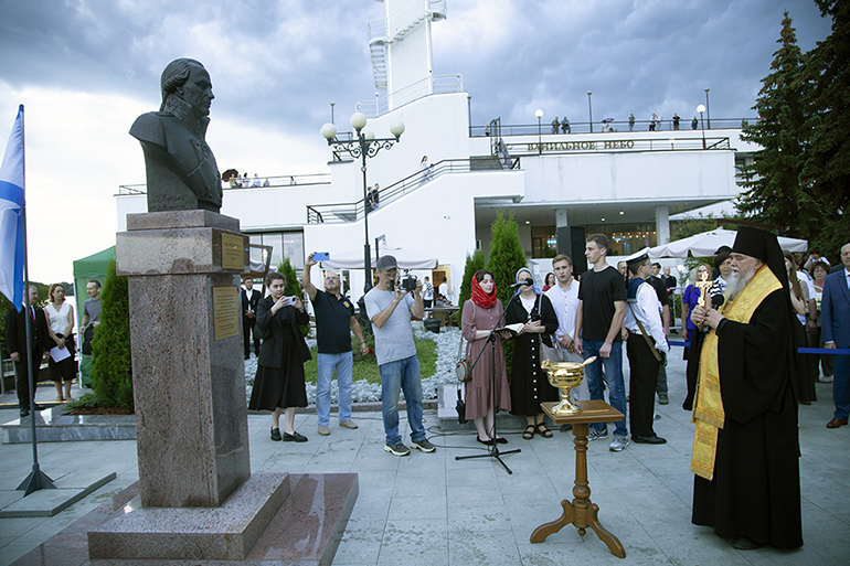 В Ярославле открыли памятник святому адмиралу Федору Ушакову