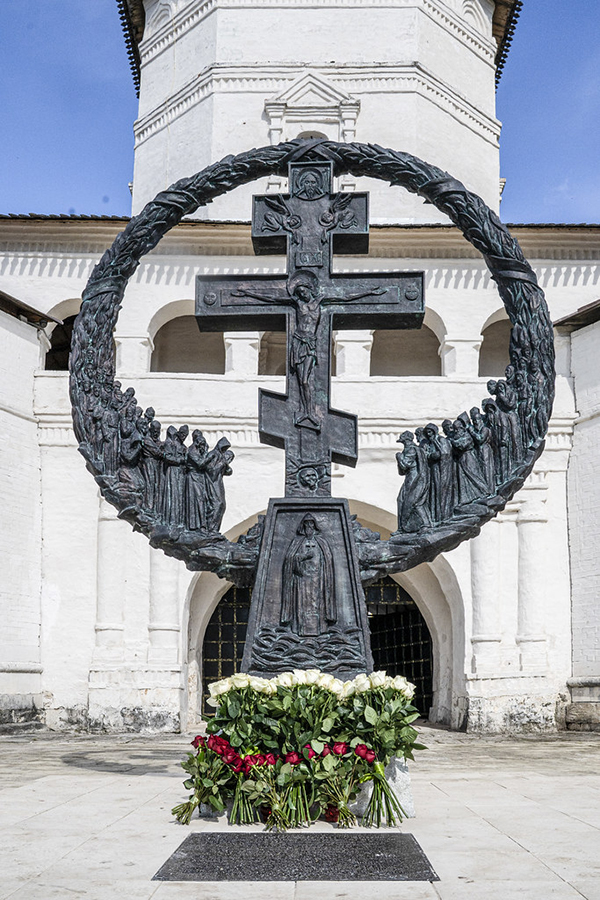 В Старицком монастыре установили памятник игумену и 124 монахам, убитым татаро-монголами