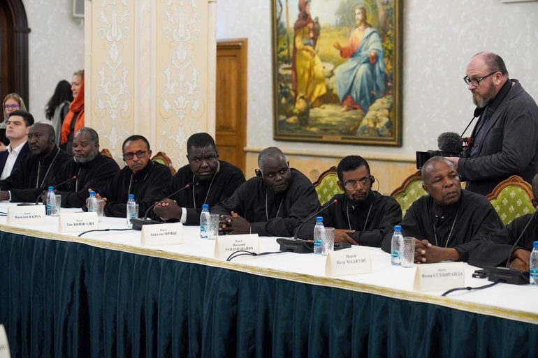 Патриарх Кирилл встретился со священниками, которые служат в Африке