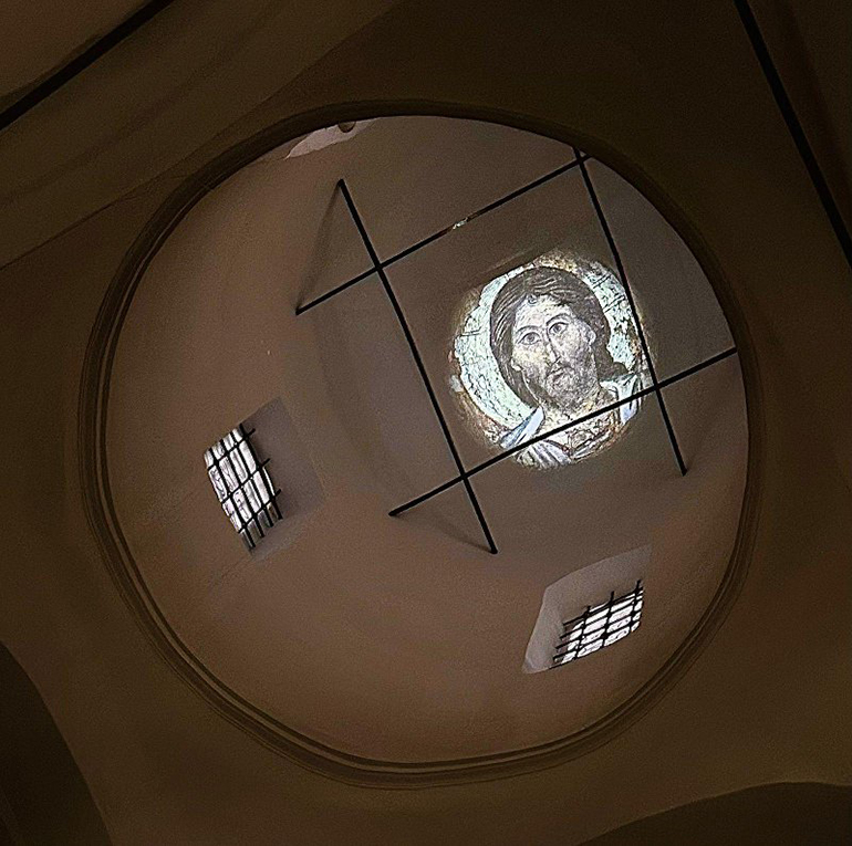 Купол новгородской церкви Успения на Торгу стал «порталом» в мир шедевров христианского искусства