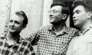 «Морозным вздохом белого пиона». Исповедальное стихотворение поэта, которого крестил новомученик