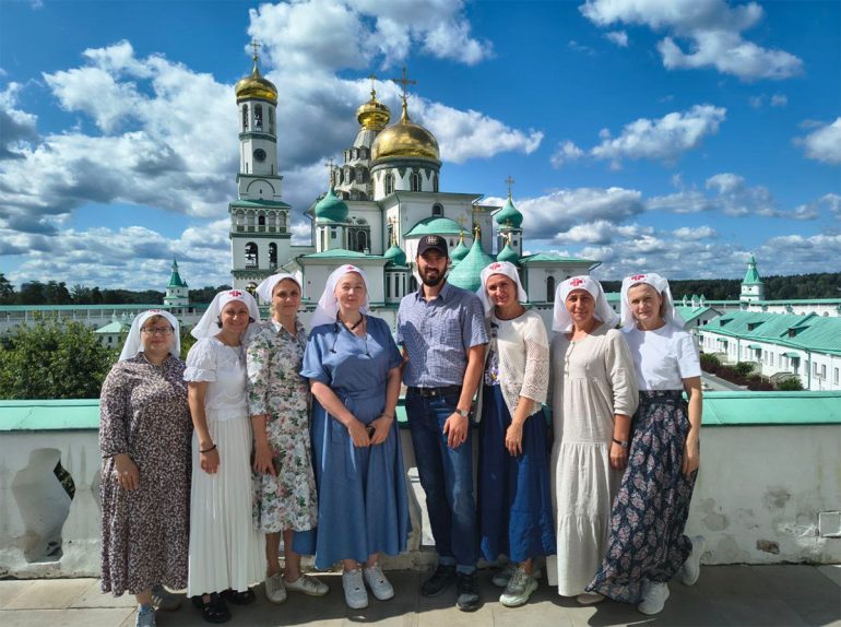 Сестры милосердия из Пензы приобрели необходимые навыки по уходу во время стажировки в больнице святителя Алексия