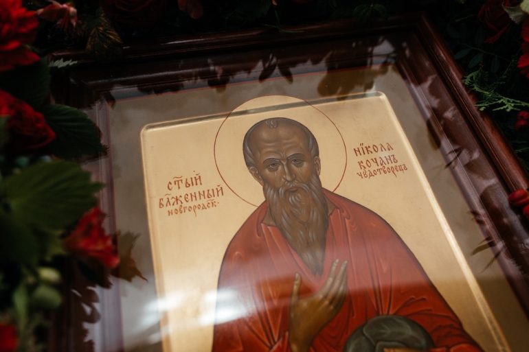 Зачем один юродивый кидал в другого кочан капусты