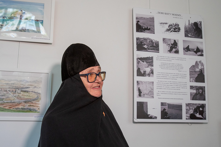 В больнице святителя Алексия показывают акварели монахинь из русского монастыря Иерусалима