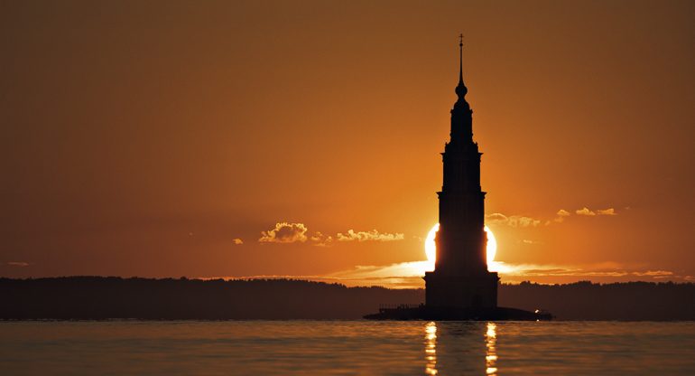 Калязинская колокольня: от воды до Неба