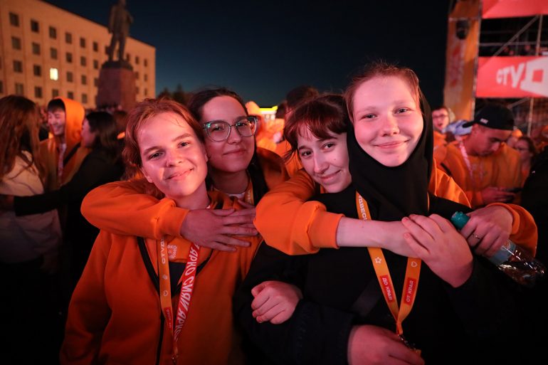 Студентки православного колледжа из Ярославской области впервые выступили на фестивале «Российская студенческая весна»: и сразу получили гран-при!