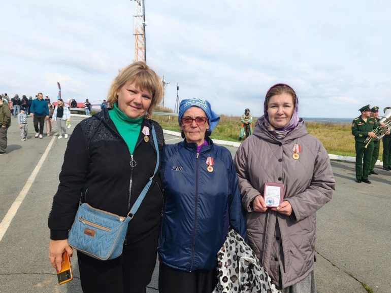 Прихожане храма Чебаркуля провели акцию «Белый Цветок» в поддержку раненых военнослужащих
