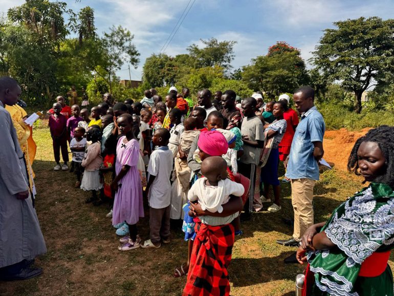 На русском приходе в Уганде православие приняли 55 человек, еще 80 проходят оглашение