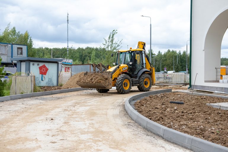 Храм, который строят в память о древнем московском монастыре, сдадут в октябре