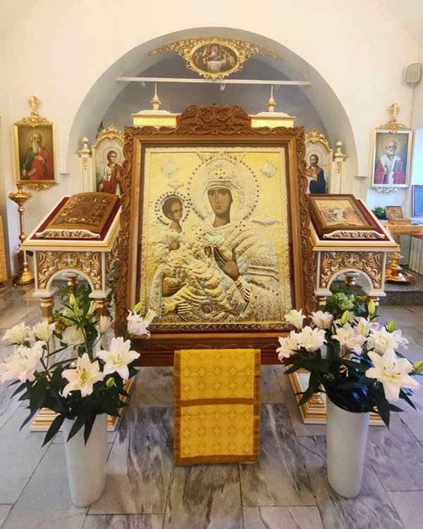 До 2 октября в храме пророка Илии в Черкизове можно помолиться у списка чудотворной иконы «Троеручица»