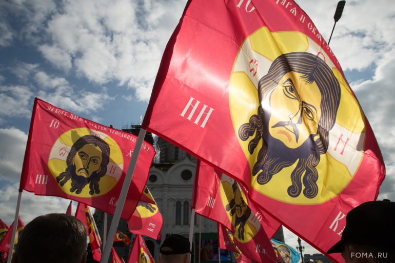 Более 40 000 человек прошли сегодня крестным ходом в честь празднования Собора Московских святых