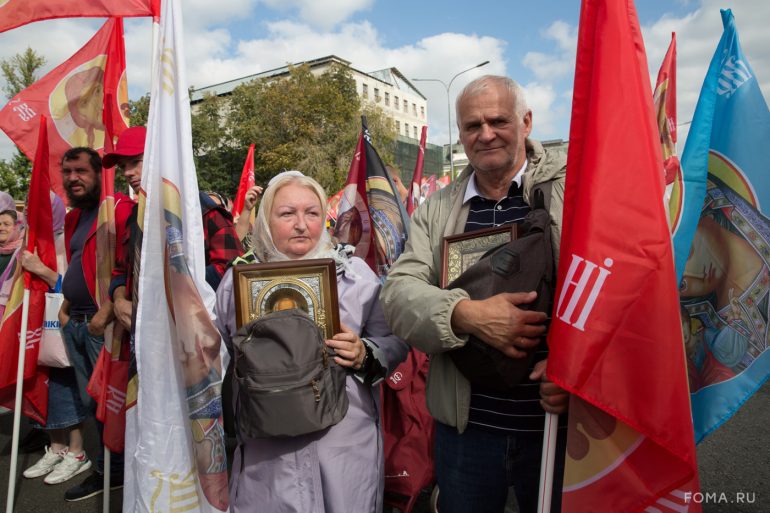 Более 40 000 человек прошли сегодня крестным ходом в честь празднования Собора Московских святых