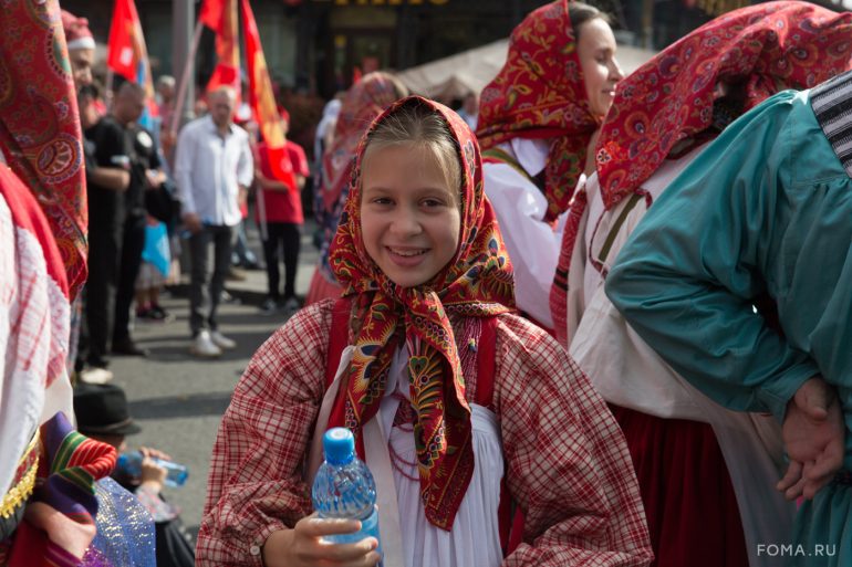 Более 40 000 человек прошли сегодня крестным ходом в честь празднования Собора Московских святых
