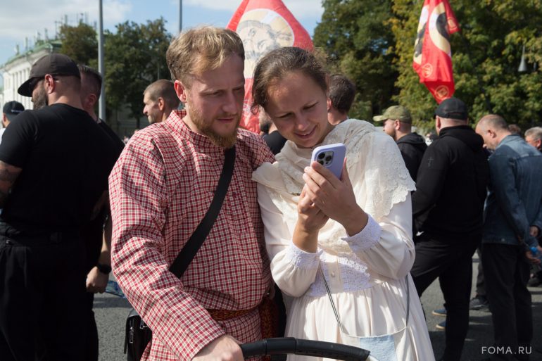 Более 40 000 человек прошли сегодня крестным ходом в честь празднования Собора Московских святых