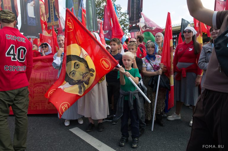 Более 40 000 человек прошли сегодня крестным ходом в честь празднования Собора Московских святых