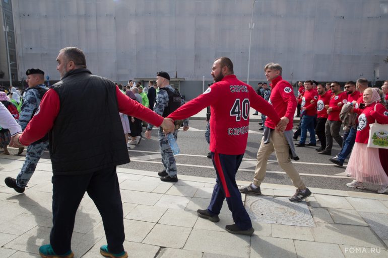 Более 40 000 человек прошли сегодня крестным ходом в честь празднования Собора Московских святых