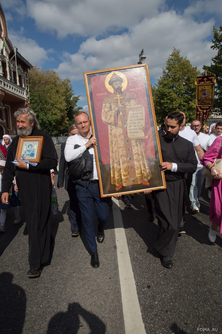 Более 40 000 человек прошли сегодня крестным ходом в честь празднования Собора Московских святых