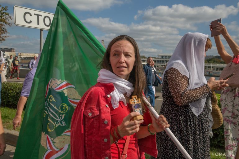 Более 40 000 человек прошли сегодня крестным ходом в честь празднования Собора Московских святых