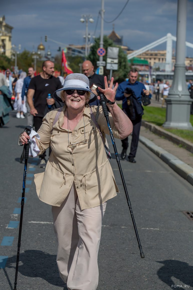 Более 40 000 человек прошли сегодня крестным ходом в честь празднования Собора Московских святых