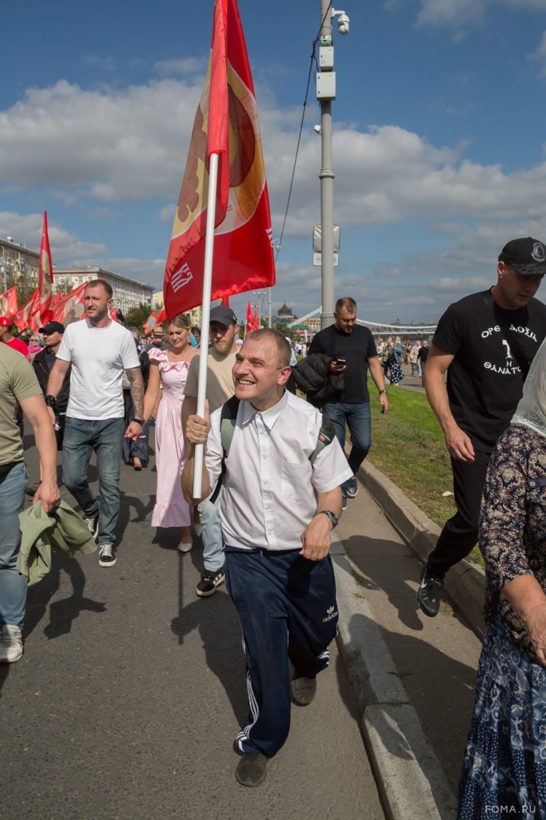 Более 40 000 человек прошли сегодня крестным ходом в честь празднования Собора Московских святых